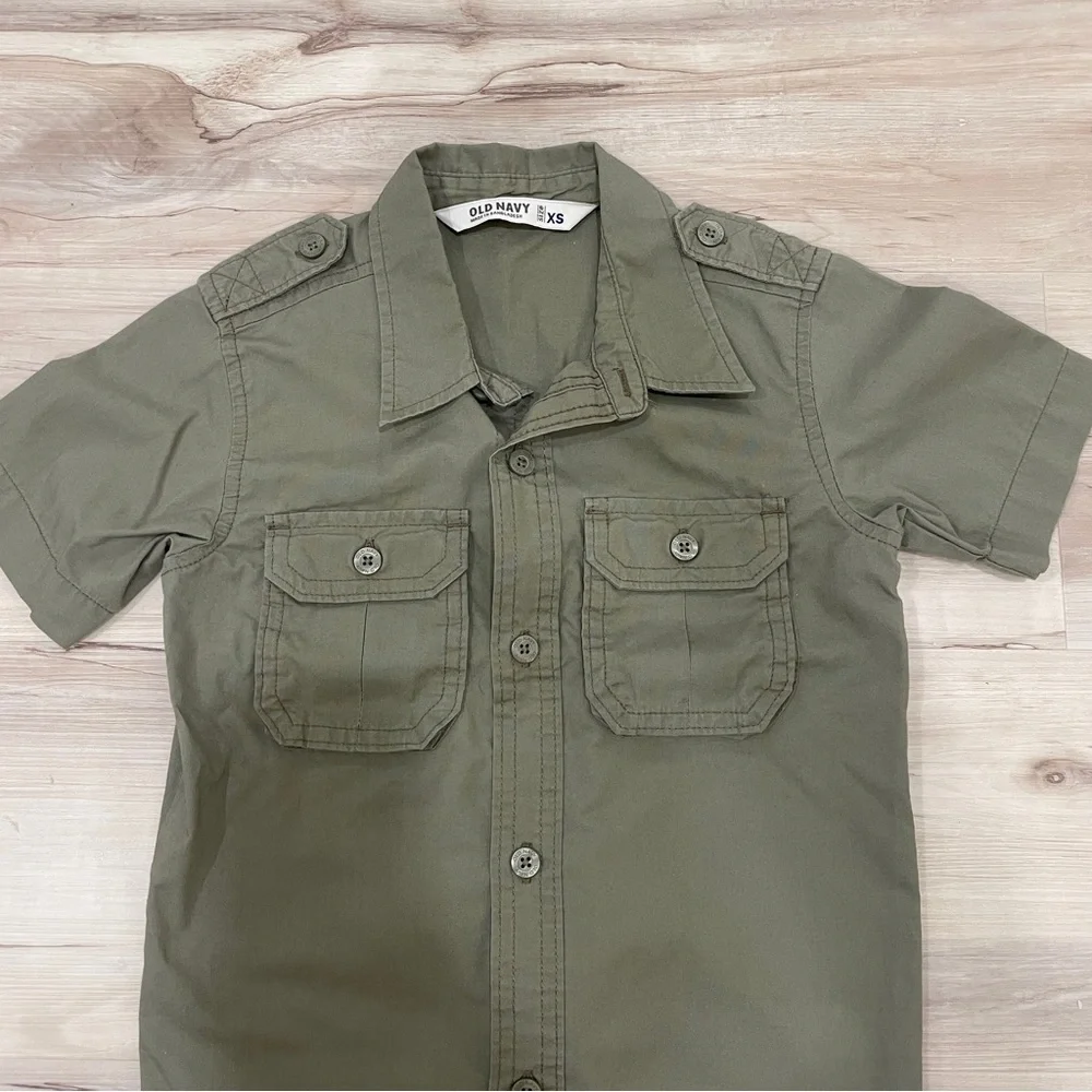 Old Navy Boys Button Down Size XS